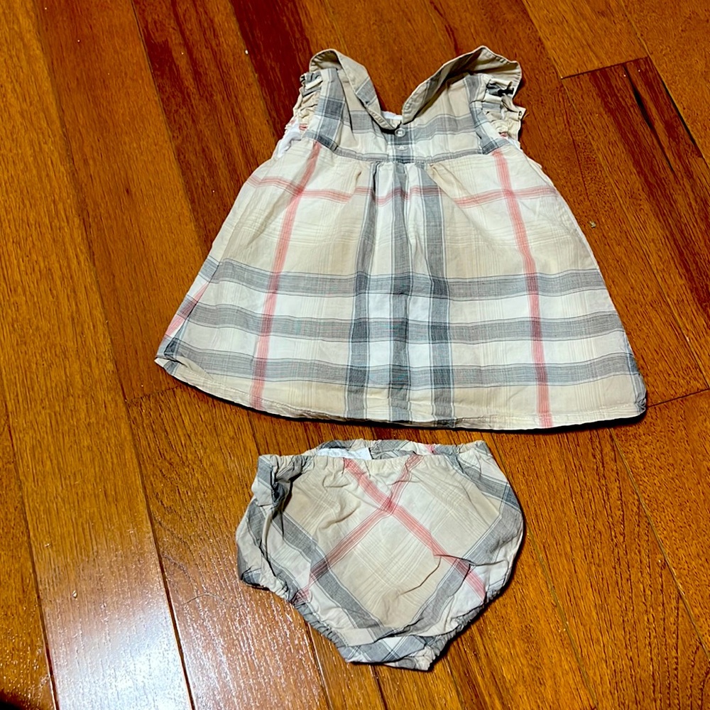 Burberry baby dress 3m